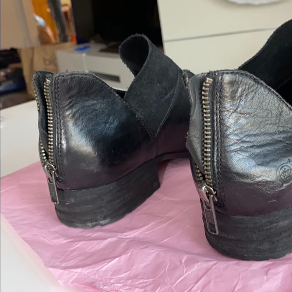 Shoes - Picture 5 of 5